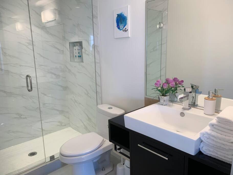 Downtown 3Br/2Ba+Views+Skytrain+Free Parking Apartamento Vancouver Exterior foto
